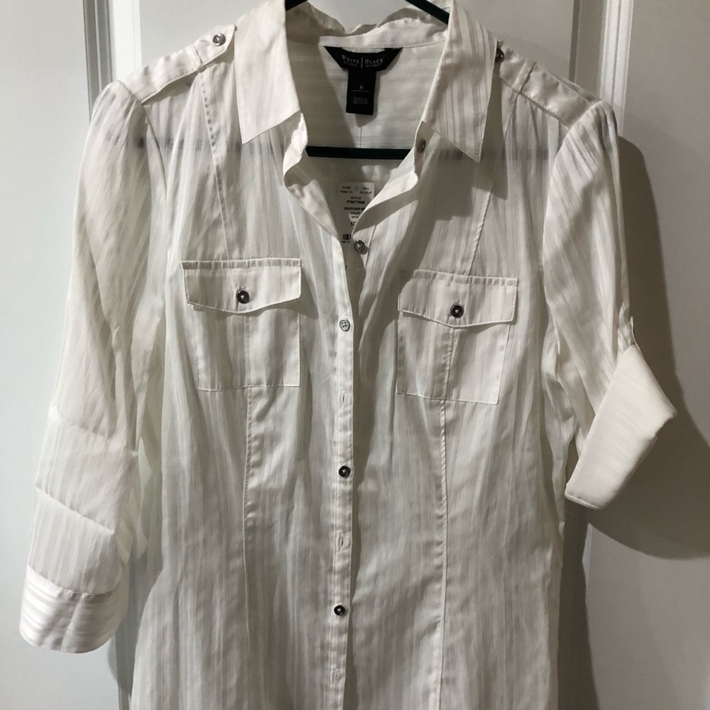 White House Black Market Blouse size 6. White